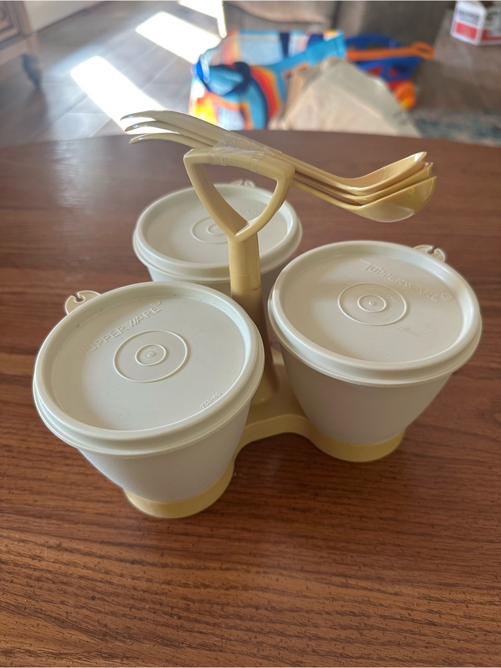 Tupperware Pale Yellow Condiment Trio with Lids, Carrier & Spoons